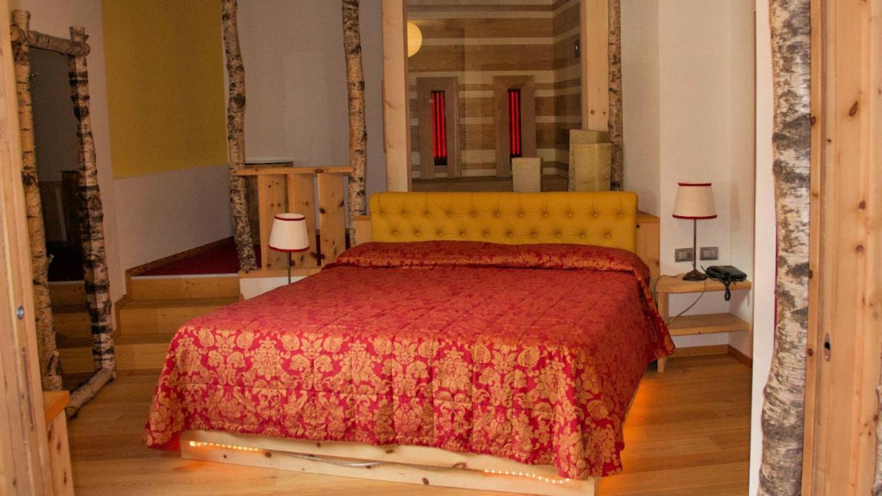 Hotel El Pilon Pozza di Fassa Bagian luar foto