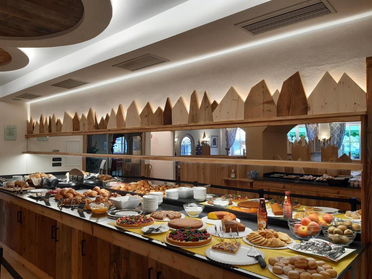 Hotel El Pilon Pozza di Fassa Bagian luar foto