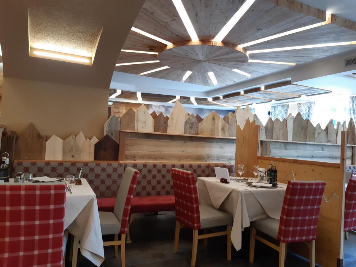Hotel El Pilon Pozza di Fassa Bagian luar foto
