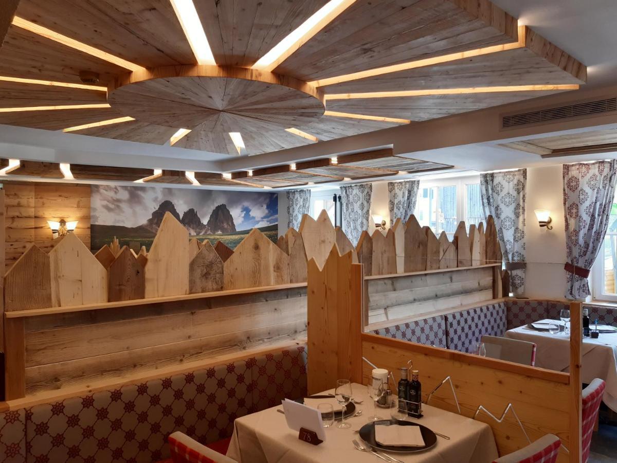 Hotel El Pilon Pozza di Fassa Bagian luar foto