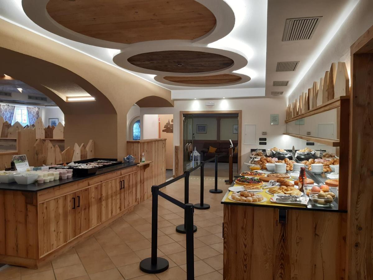 Hotel El Pilon Pozza di Fassa Bagian luar foto