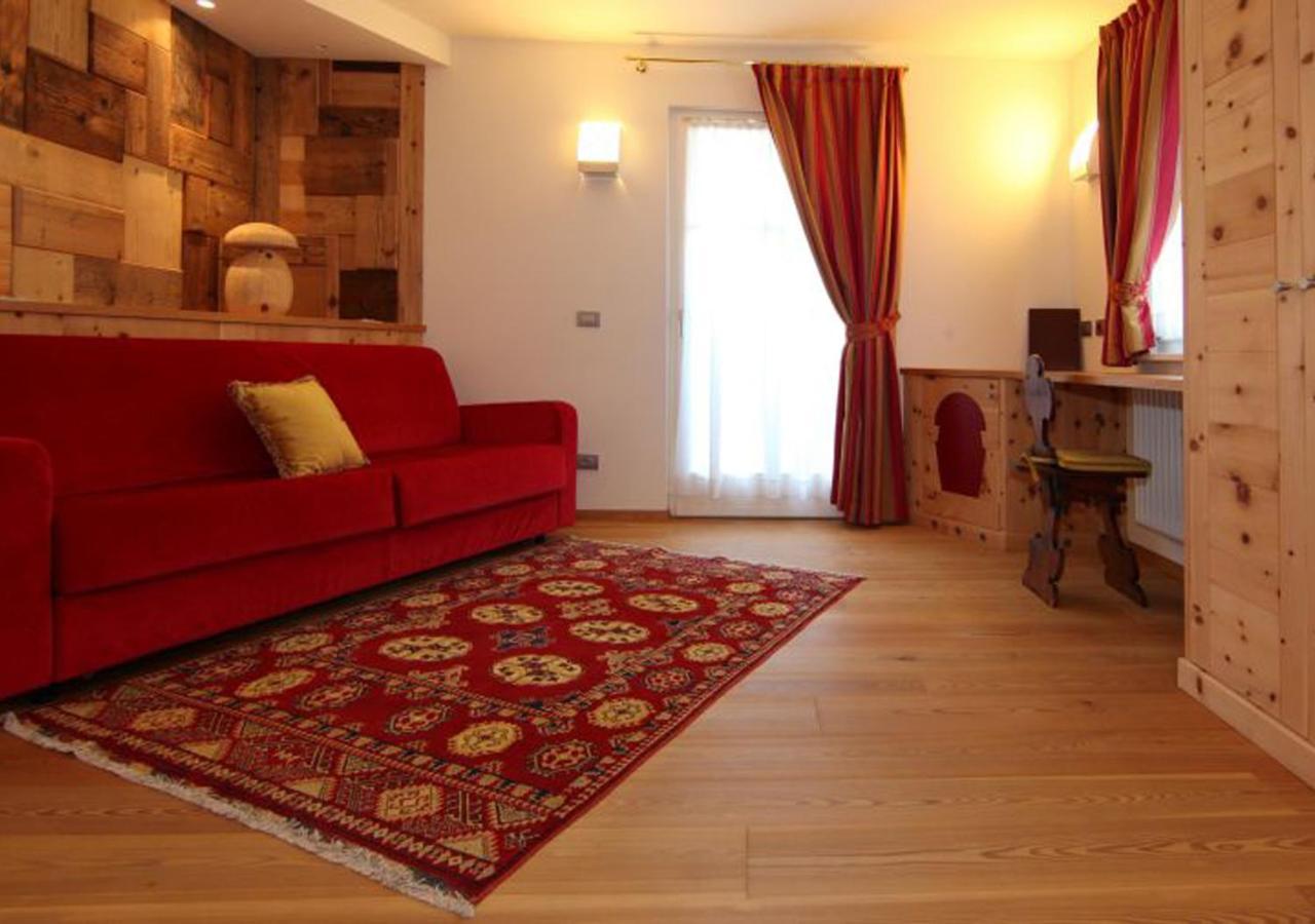 Hotel El Pilon Pozza di Fassa Bagian luar foto
