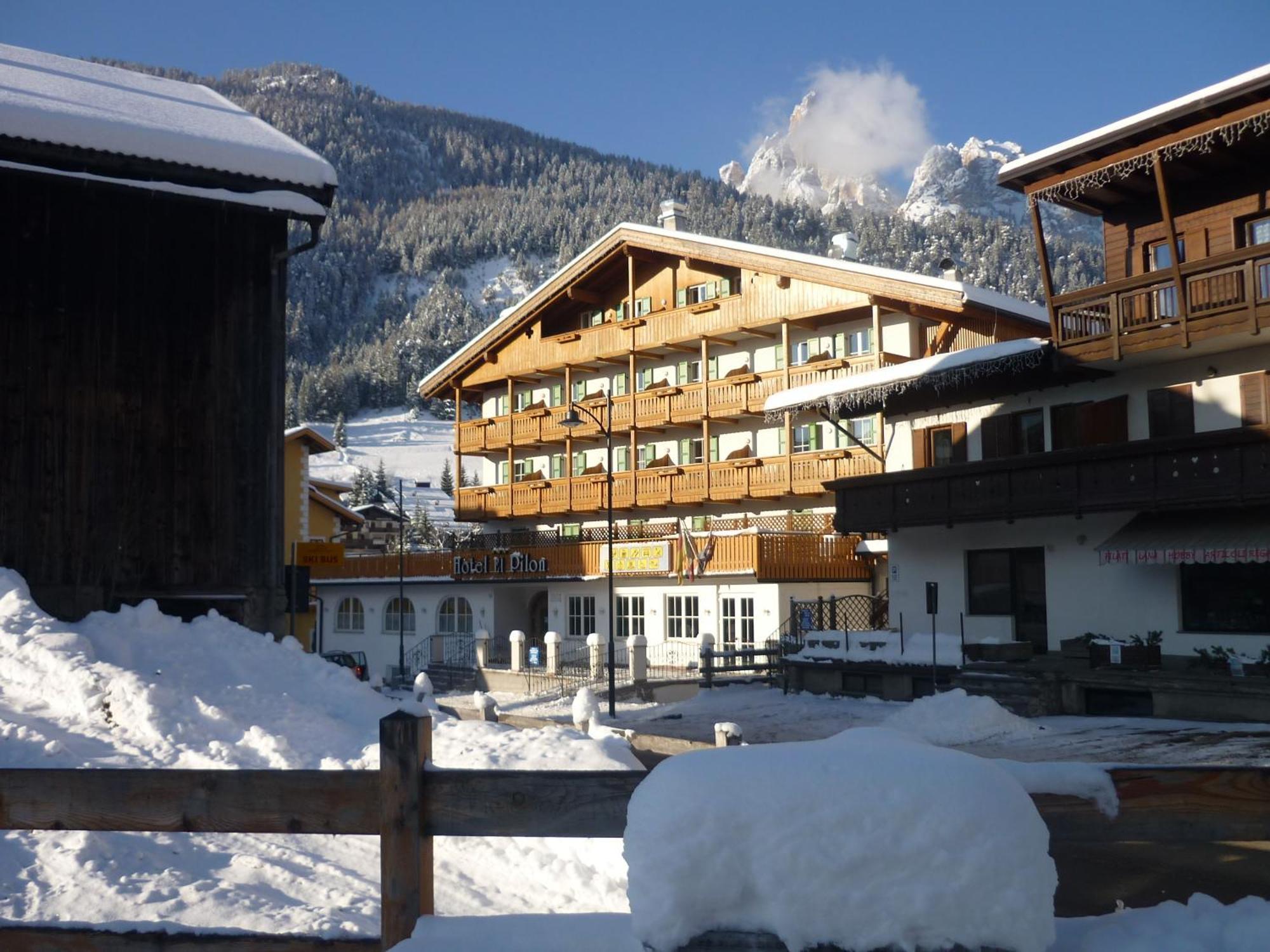 Hotel El Pilon Pozza di Fassa Bagian luar foto