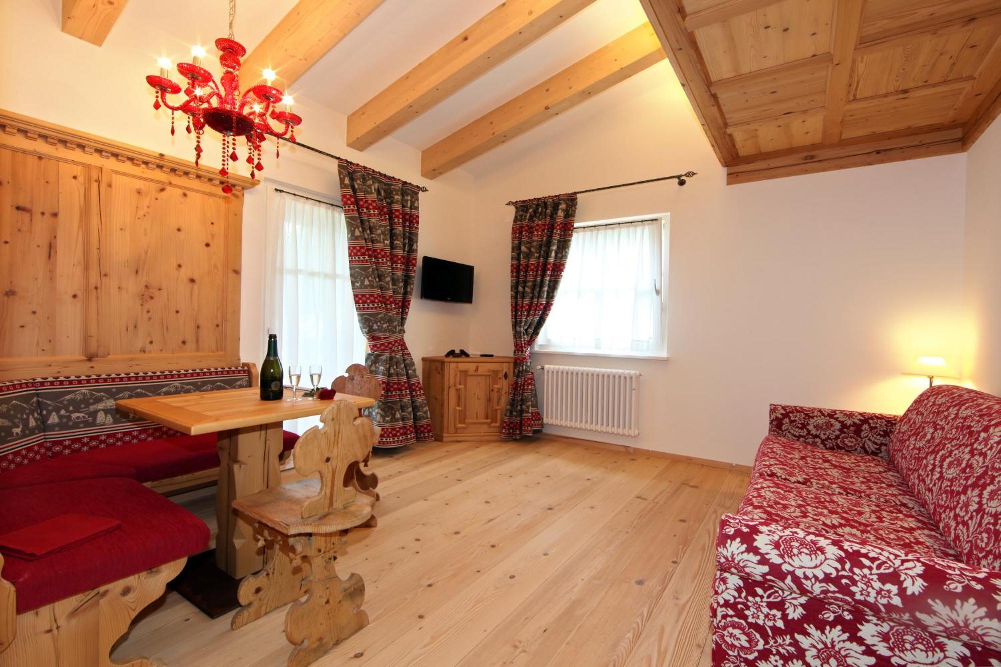 Hotel El Pilon Pozza di Fassa Bagian luar foto