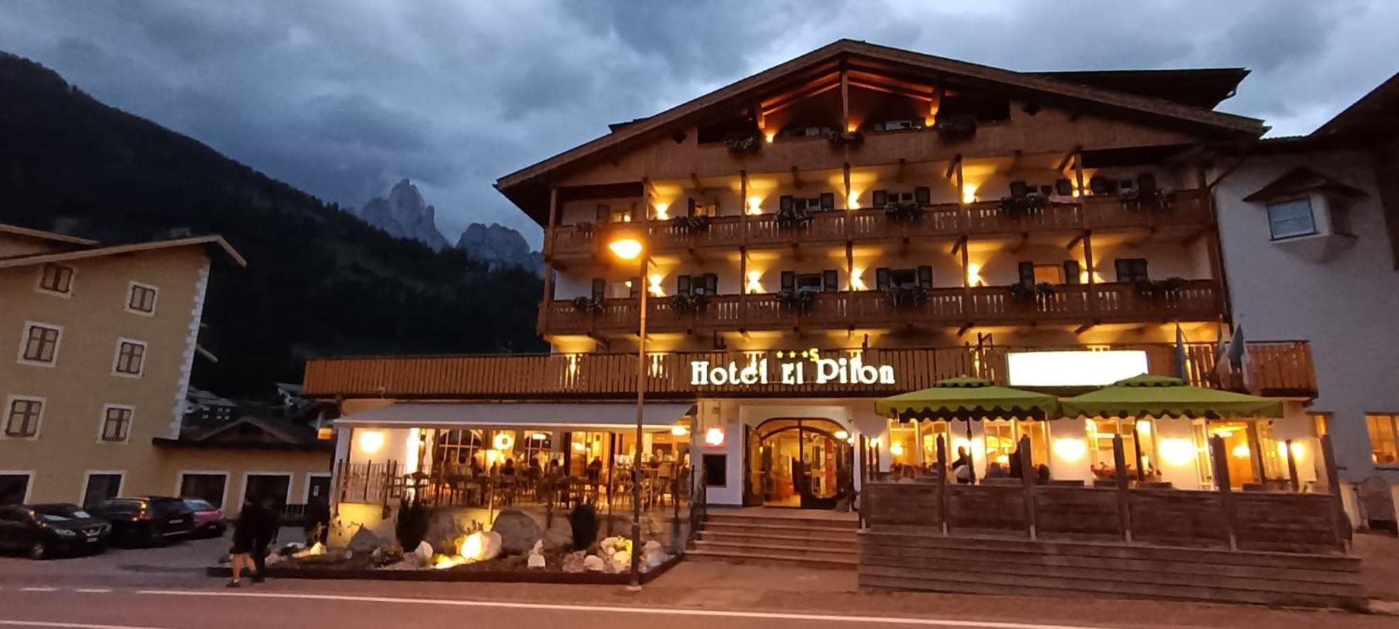 Hotel El Pilon Pozza di Fassa Bagian luar foto