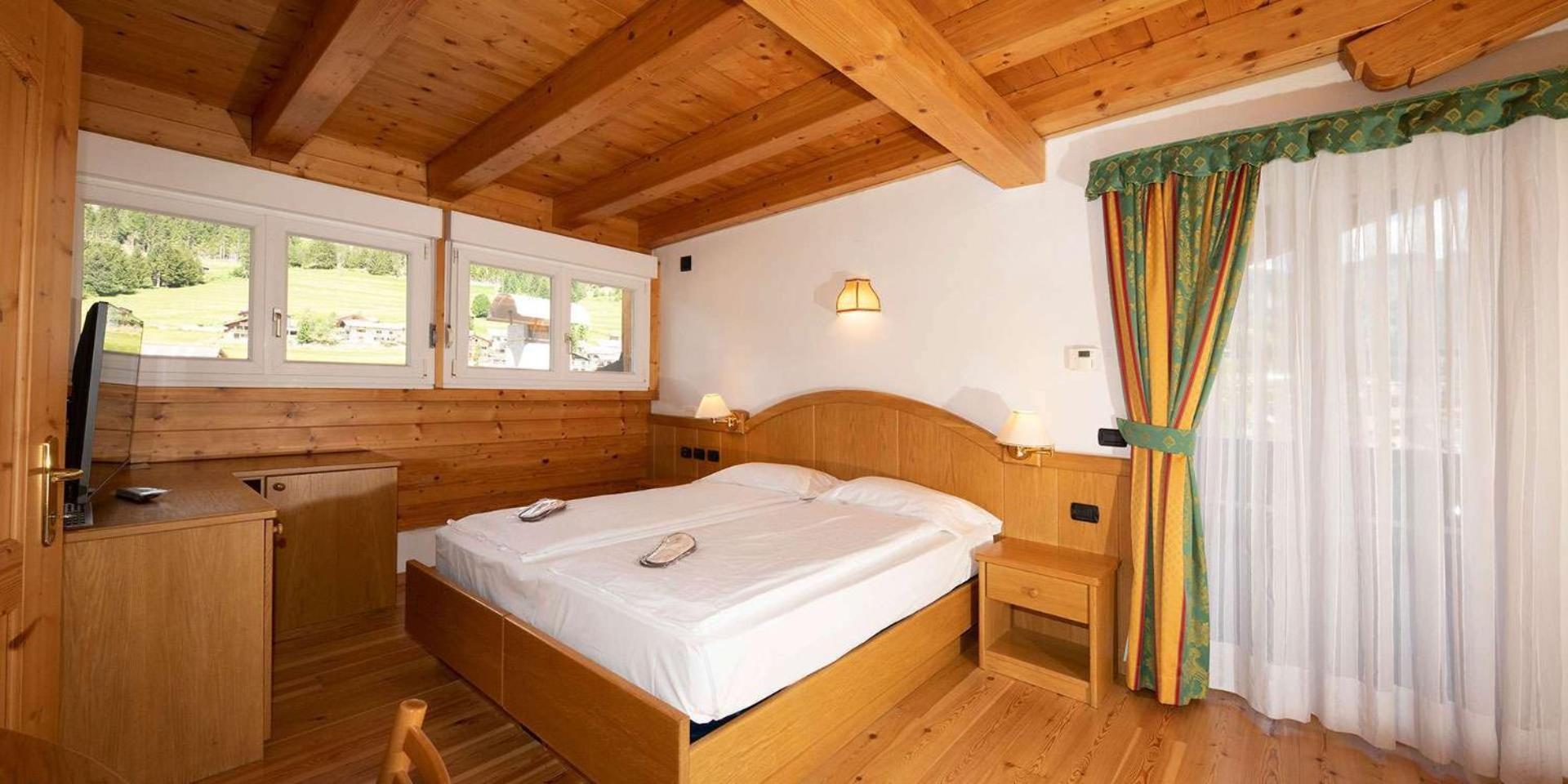 Hotel El Pilon Pozza di Fassa Bagian luar foto