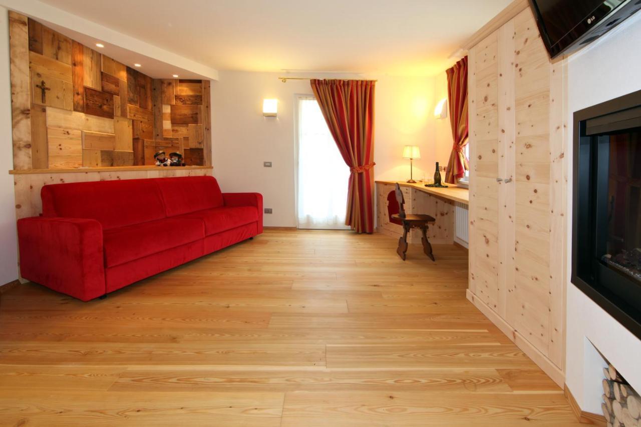 Hotel El Pilon Pozza di Fassa Bagian luar foto