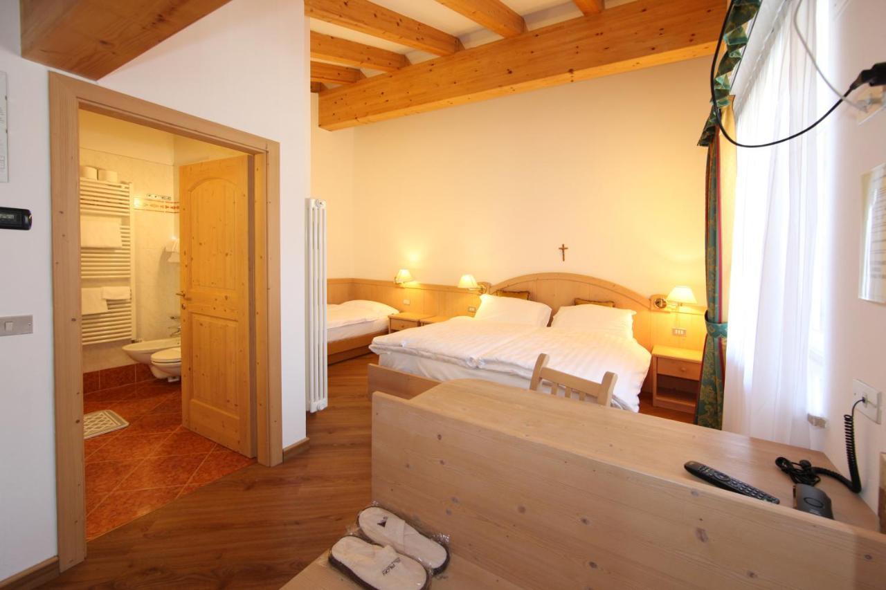 Hotel El Pilon Pozza di Fassa Bagian luar foto